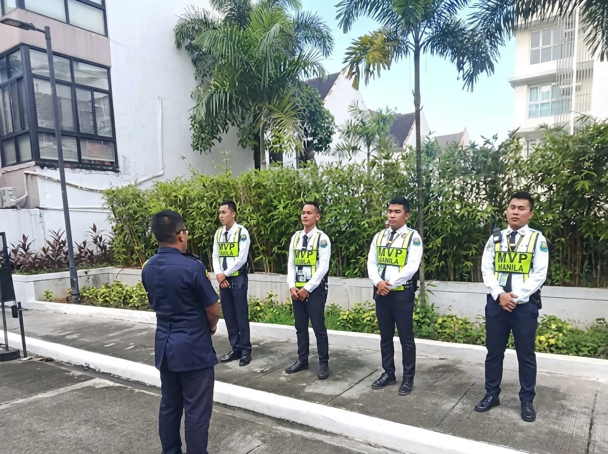 Security personnel briefing